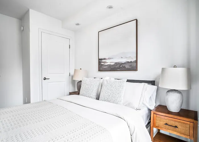Stunning Modern 2Bedroom Apartment Near Central Park And Times Square